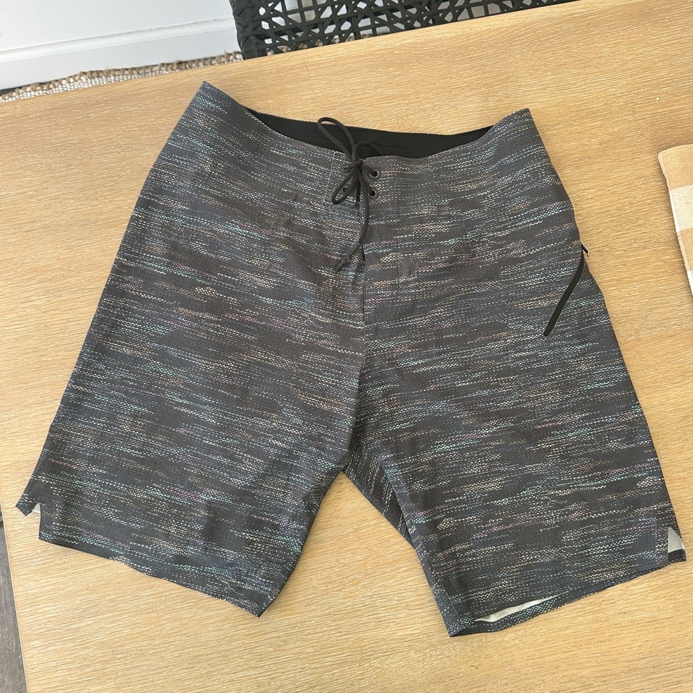 Lululemon Mens Board Shorts Swim Trunks size 32